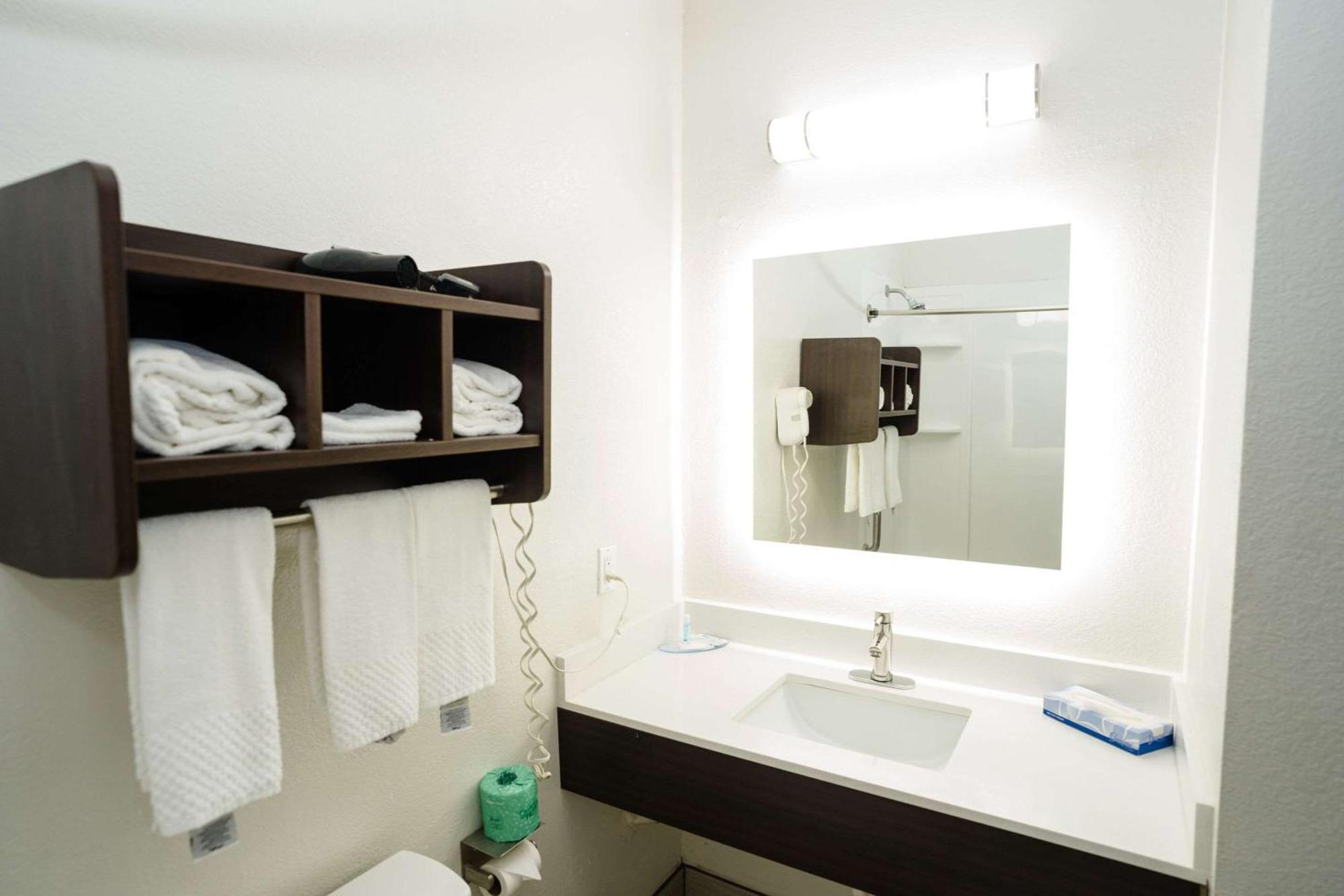 Mainstay Suites Knoxville Airport Алкоа Экстерьер фото